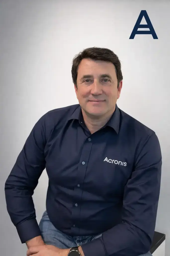 eduardo-2-logo-a – Robótica, Inteligencia Artificial, Automatización