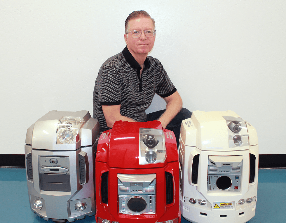 Este Roboticist-Turned-Teacher construyó una réplica de tamaño vital de ENIAC