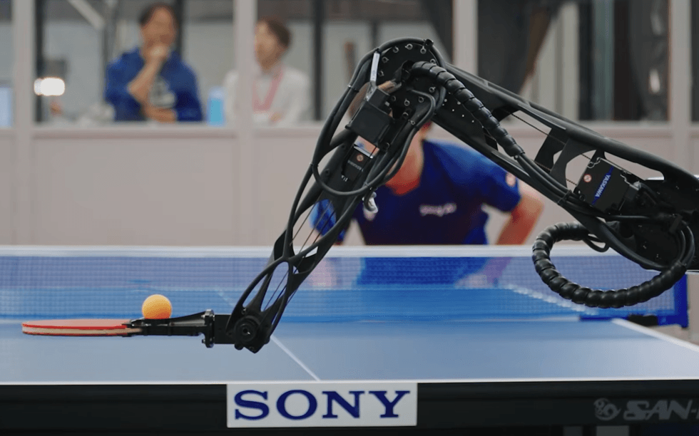 Video Viernes: ¿Quién gana en Robot Versus Pro Ping-Pong Player? robótica argentina - Video Viernes: ¿Quién gana en Robot Versus Pro Ping-Pong Player?