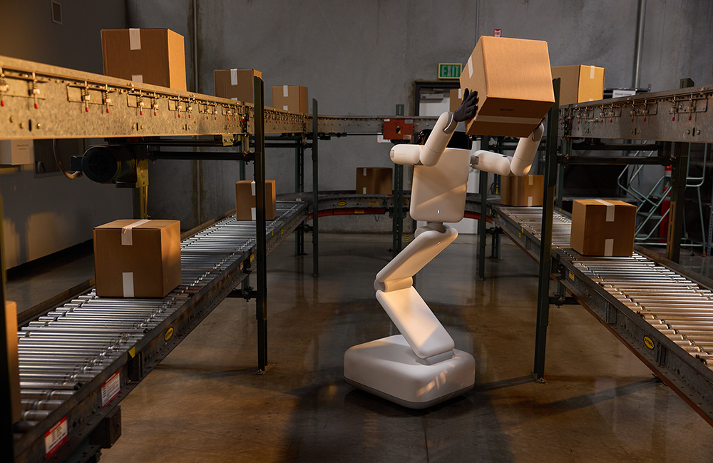Genesis AI lanza robot de uso general Genesis-Eno-Warehouse-Sunnyvale-CA-06092026-Reaching-featured – Robótica, Inteligencia Artificial, Automatización