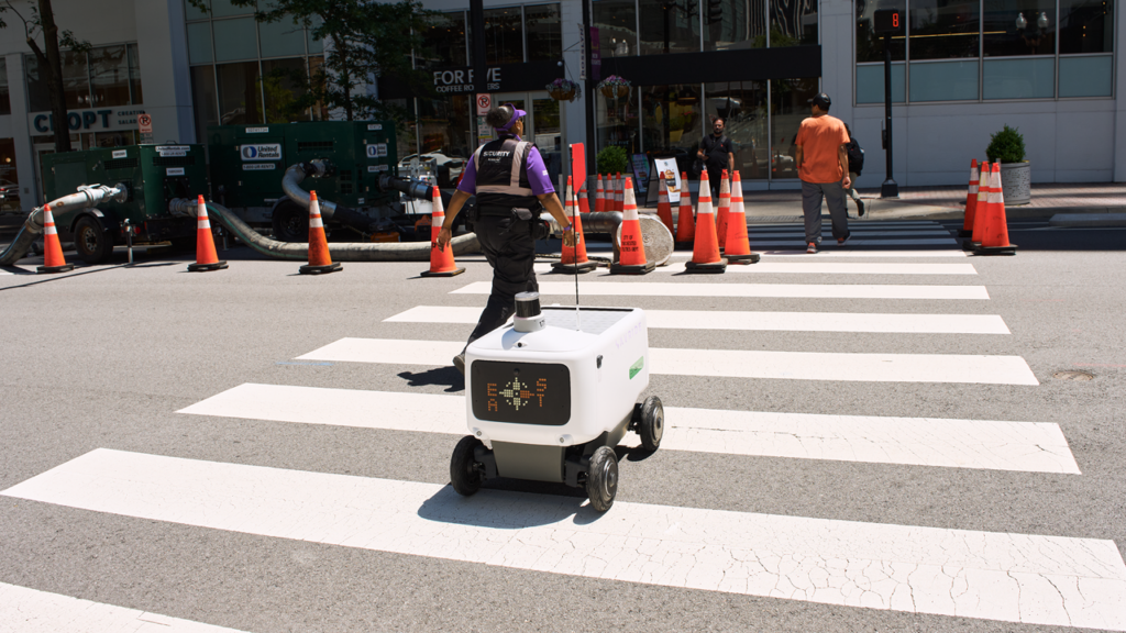 Contexto es el rey: Cómo Avride utiliza VLMs en la nube como una red de seguridad para robots de entrega robótica latinoamérica - Contexto es el rey: Cómo Avride utiliza VLMs en la nube como una red de seguridad para robots de entrega